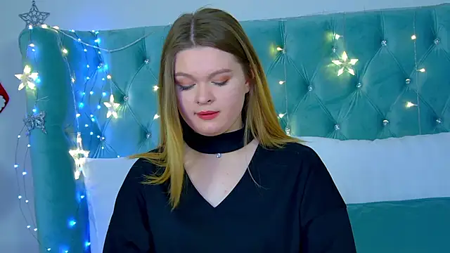 CrystalLyons online show from 12/28/24, 09:20