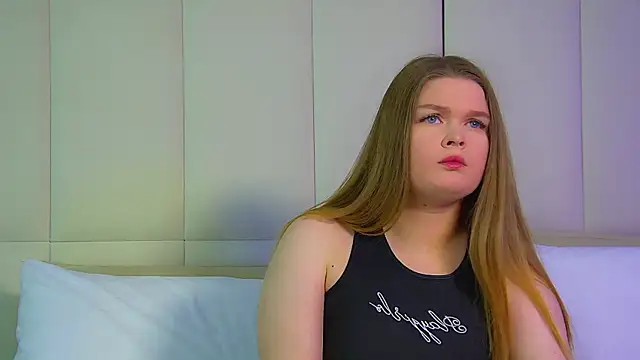 CrystalLyons online show from 10/03/25, 12:13