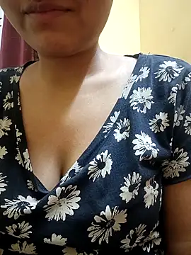 Sanaya 7 online show from 12/05/25, 05:42