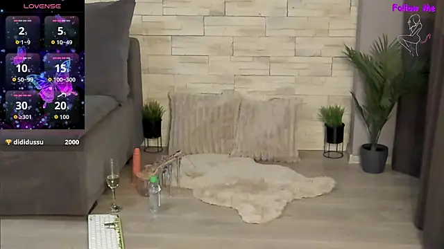 VictoriaMazze online show from 06/26/26, 12:15