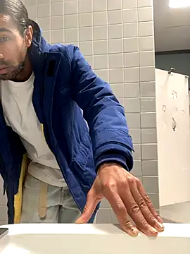 Snapshot of Lucascacaca chatting on 12/04/24, 06:17 Lucascacaca online show from 12/04/24, 06:17