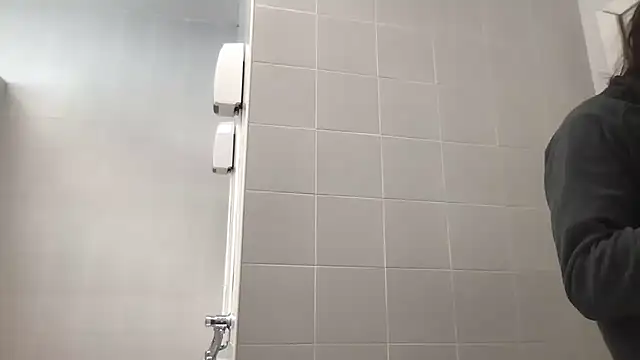 Snapshot of Lucascacaca chatting on 12/12/24, 08:57 Lucascacaca online show from 12/12/24, 08:57