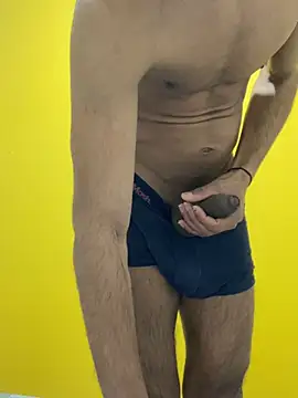 Snapshot of Lucascacaca chatting on 12/21/24, 05:29 Lucascacaca online show from 12/21/24, 05:29