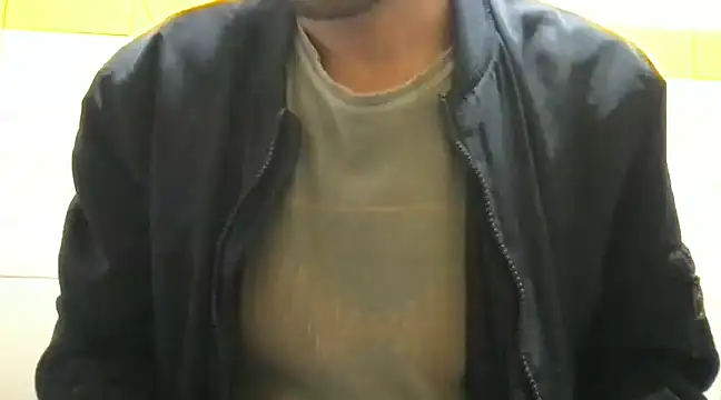 Snapshot of Lucascacaca chatting on 12/22/24, 03:55 Lucascacaca online show from 12/22/24, 03:55