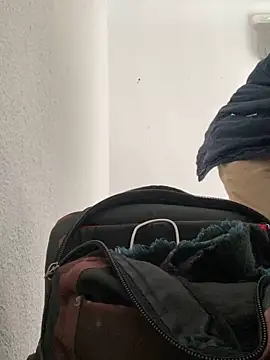 Snapshot of Lucascacaca chatting on 01/01/25, 02:31 Lucascacaca online show from 01/01/25, 02:31