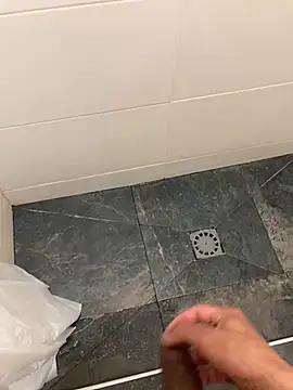 Snapshot of Lucascacaca chatting on 01/01/25, 09:20 Lucascacaca online show from 01/01/25, 09:20