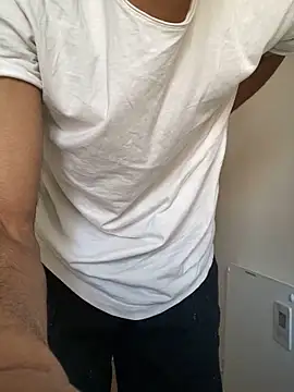 Snapshot of Lucascacaca chatting on 02/01/25, 11:21 Lucascacaca online show from 02/01/25, 11:21