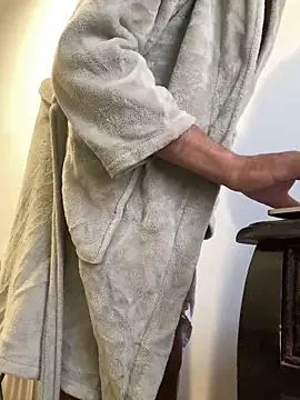 Snapshot of Lucascacaca chatting on 02/18/25, 09:32 Lucascacaca online show from 02/18/25, 09:32