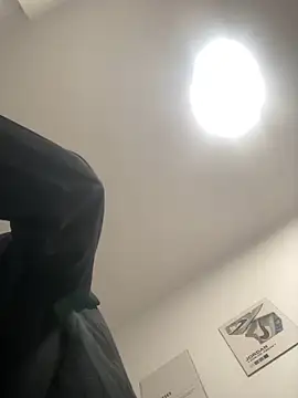 Snapshot of Lucascacaca chatting on 11/28/25, 06:43 Lucascacaca online show from 11/28/25, 06:43