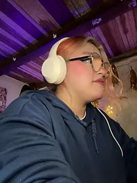 SophiaWeestt99 online show from 04/27/26, 05:27