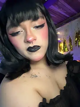 SophiaWeestt99 online show from 05/02/26, 04:06