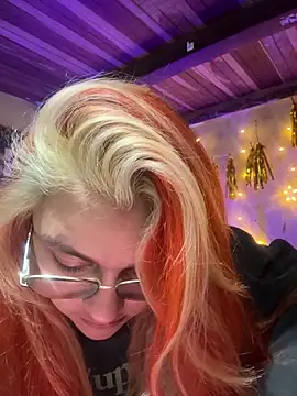 SophiaWeestt99 online show from 05/20/26, 03:45