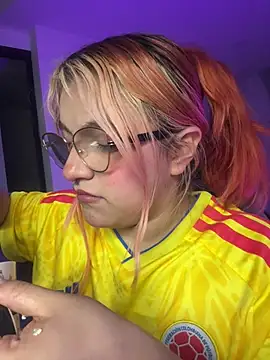 SophiaWeestt99 online show from 07/04/26, 02:51