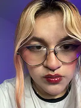 SophiaWeestt99 online show from 07/20/26, 04:27
