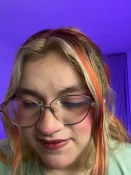 SophiaWeestt99 online show from 07/23/26, 04:21