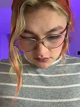 SophiaWeestt99 online show from 07/24/26, 12:52