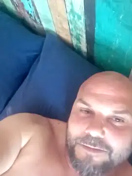Snapshot of Javierchico chatting on 05/17/26, 06:15 Javierchico online show from 05/17/26, 06:15