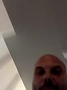 Snapshot of Javierchico chatting on 06/11/26, 04:38 Javierchico online show from 06/11/26, 04:38