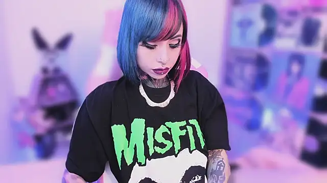 Snapshot of NikkiRamone chatting on 11/06/25, 03:29 NikkiRamone online show from 11/06/25, 03:29