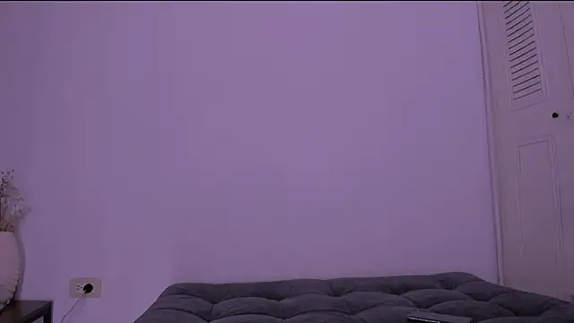 Snapshot of Miiafoxxx chatting on 09/27/25, 02:27 Miiafoxxx online show from 09/27/25, 02:27