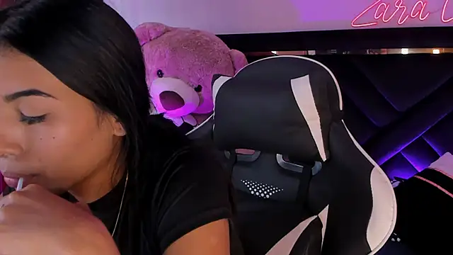 ZaraLim online show from 09/28/25, 06:02