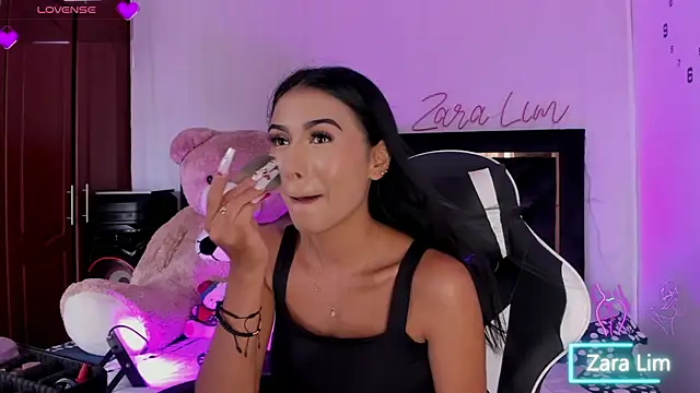 ZaraLim online show from 10/01/25, 06:14