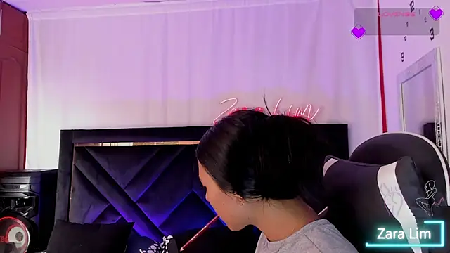 ZaraLim online show from 10/31/25, 08:43