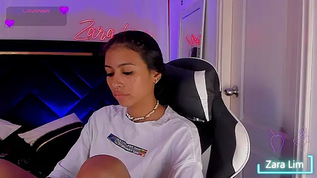 ZaraLim online show from 11/11/25, 06:19