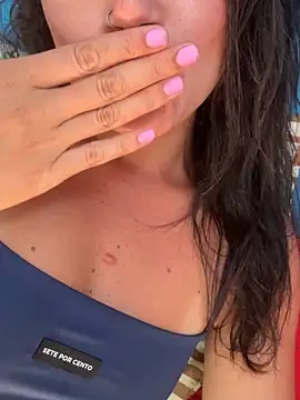 Snapshot of BetinaSoares chatting on 12/15/25, 05:39 BetinaSoares online show from 12/15/25, 05:39