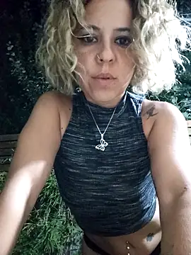 Snapshot of mariposapontiak420 chatting on 02/22/25, 03:01 mariposapontiak420 online show from 02/22/25, 03:01