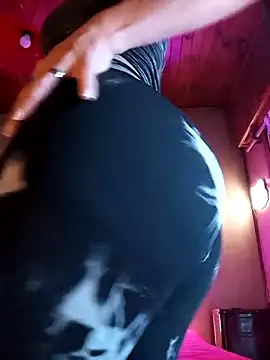 Snapshot of mariposapontiak420 chatting on 03/14/25, 11:43 mariposapontiak420 online show from 03/14/25, 11:43