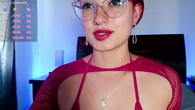 luccycollins  online show from 06/04/26, 02:34