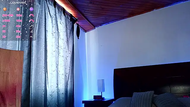 luccycollins  online show from 06/10/26, 03:22