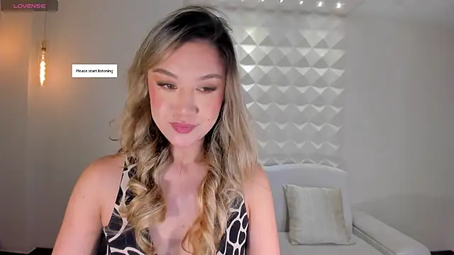 RebeccaHudson online show from 05/03/26, 10:54