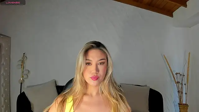RebeccaHudson online show from 06/25/26, 07:40