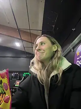 Snapshot of M1ssyk1ssy chatting on 01/28/25, 01:18 M1ssyk1ssy online show from 01/28/25, 01:18