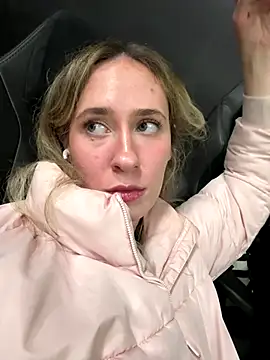 Snapshot of M1ssyk1ssy chatting on 12/14/25, 07:18 M1ssyk1ssy online show from 12/14/25, 07:18