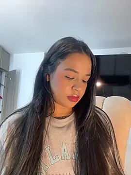 Snapshot of Aitana98_ chatting on 09/14/25, 02:22 Aitana98 online show from 09/14/25, 02:22