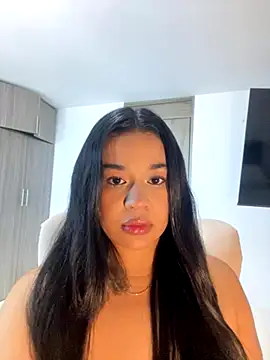 Snapshot of Aitana98_ chatting on 10/05/25, 02:21 Aitana98 online show from 10/05/25, 02:21