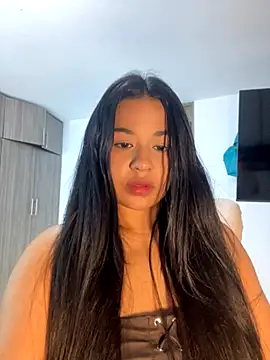 Snapshot of Aitana98_ chatting on 10/27/25, 02:15 Aitana98 online show from 10/27/25, 02:15