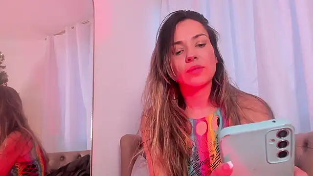 Snapshot of camilawm19 chatting on 12/11/24, 01:17 camilawm19 online show from 12/11/24, 01:17