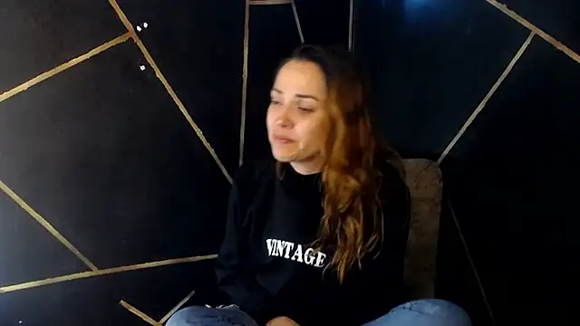 camilawm19 online show from 04/09/26, 11:59