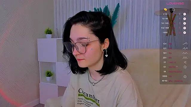 Luna-Moon online show from 12/07/24, 02:46
