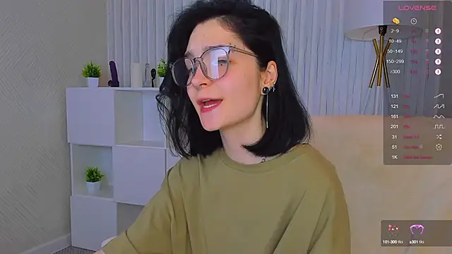 Luna-Moon online show from 12/08/24, 08:20