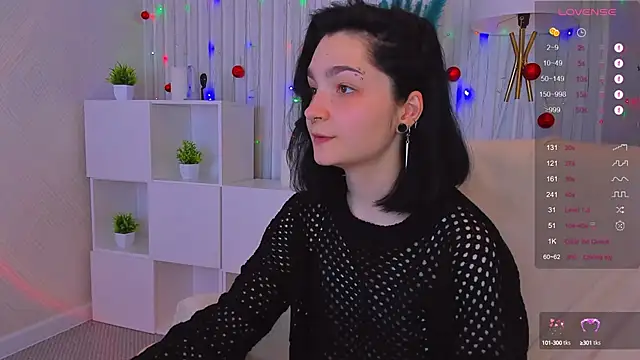 Luna-Moon online show from 12/17/24, 02:33