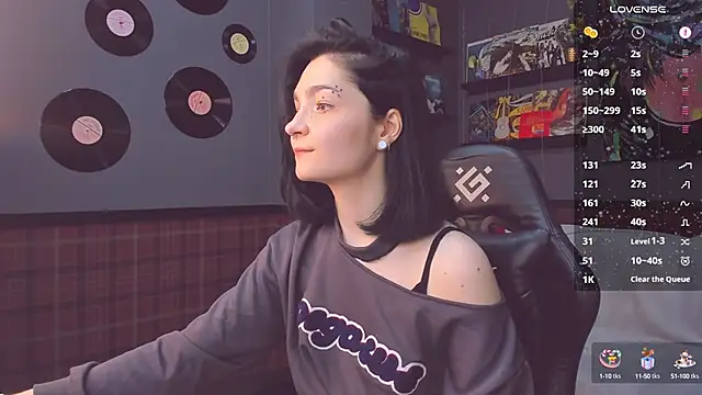 Luna-Moon online show from 12/31/24, 04:06