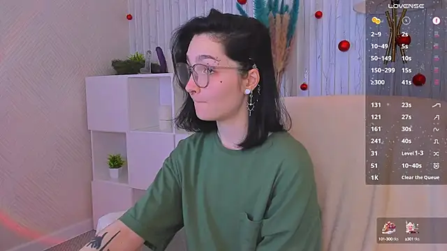 Luna-Moon online show from 01/06/25, 02:25