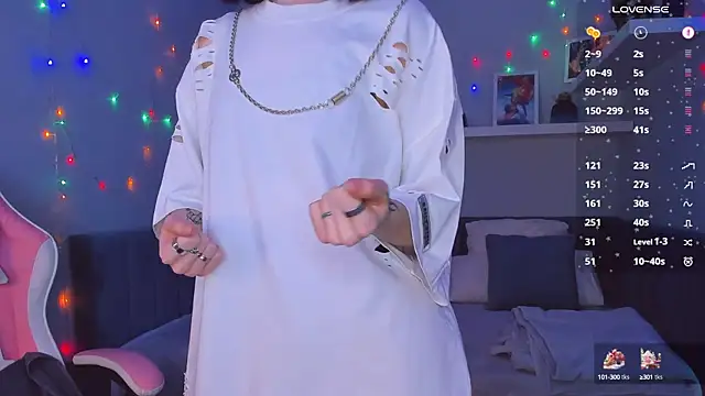 Luna-Moon online show from 01/28/25, 01:59