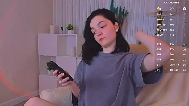Luna-Moon online show from 02/11/25, 07:54