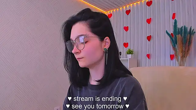 Luna-Moon online show from 03/17/25, 02:12